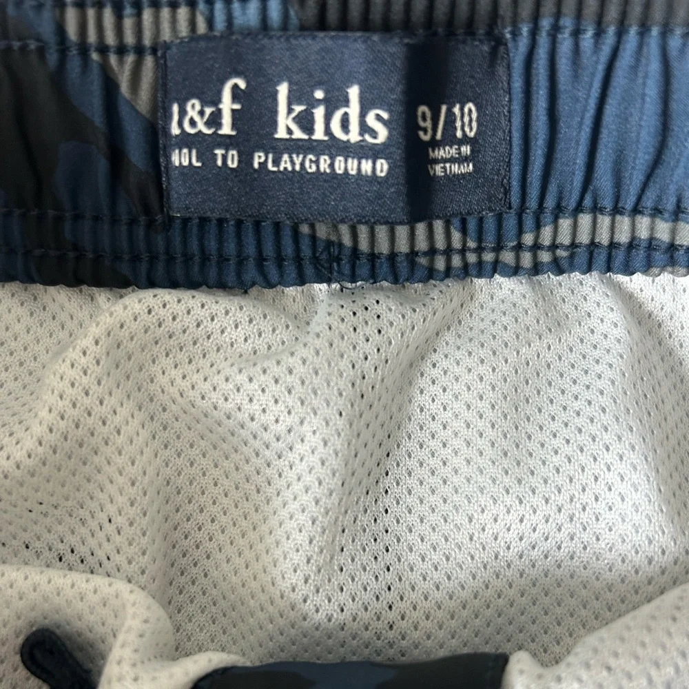 Abercrombie kids pool to play swim trunks athleisure shorts boys 9/10